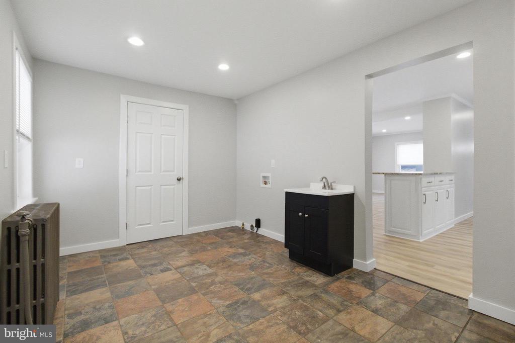 324 W 6TH AVENUE
