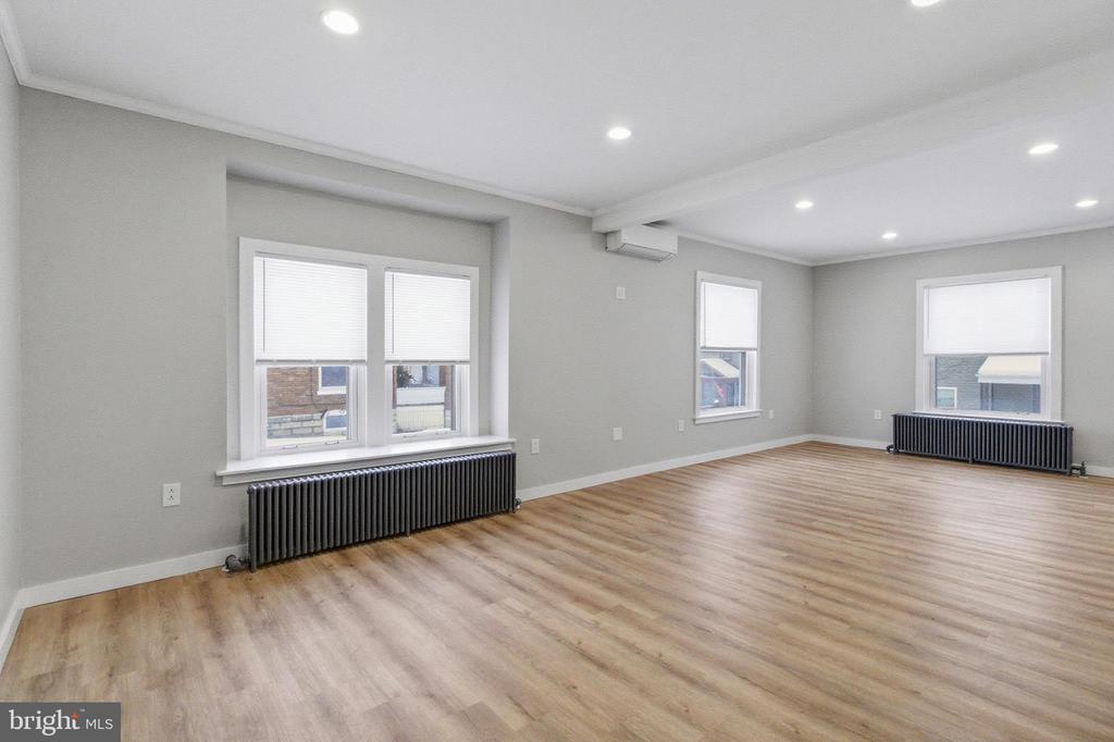 324 W 6TH AVENUE