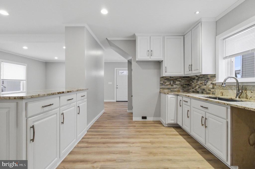 324 W 6TH AVENUE