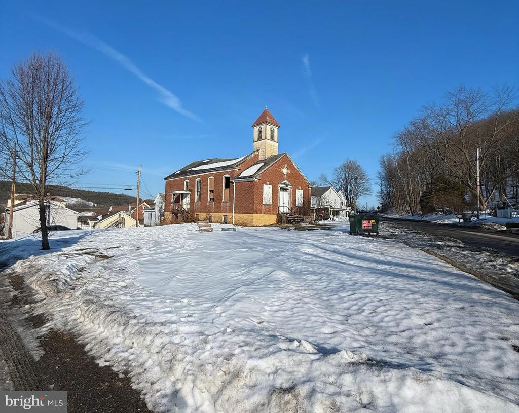1314 WOODLAND ROAD