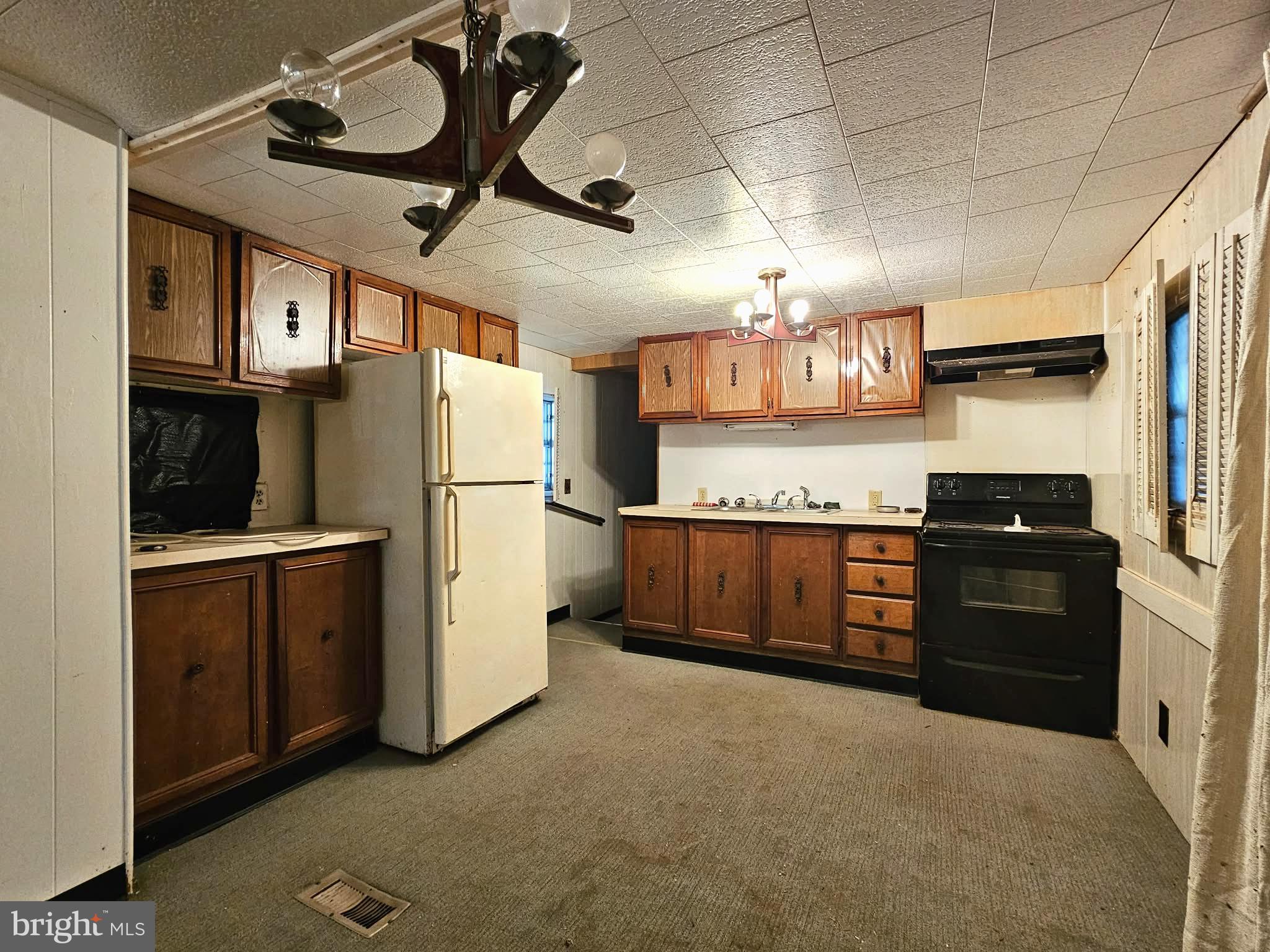 517 W PRESQUEISLE STREET