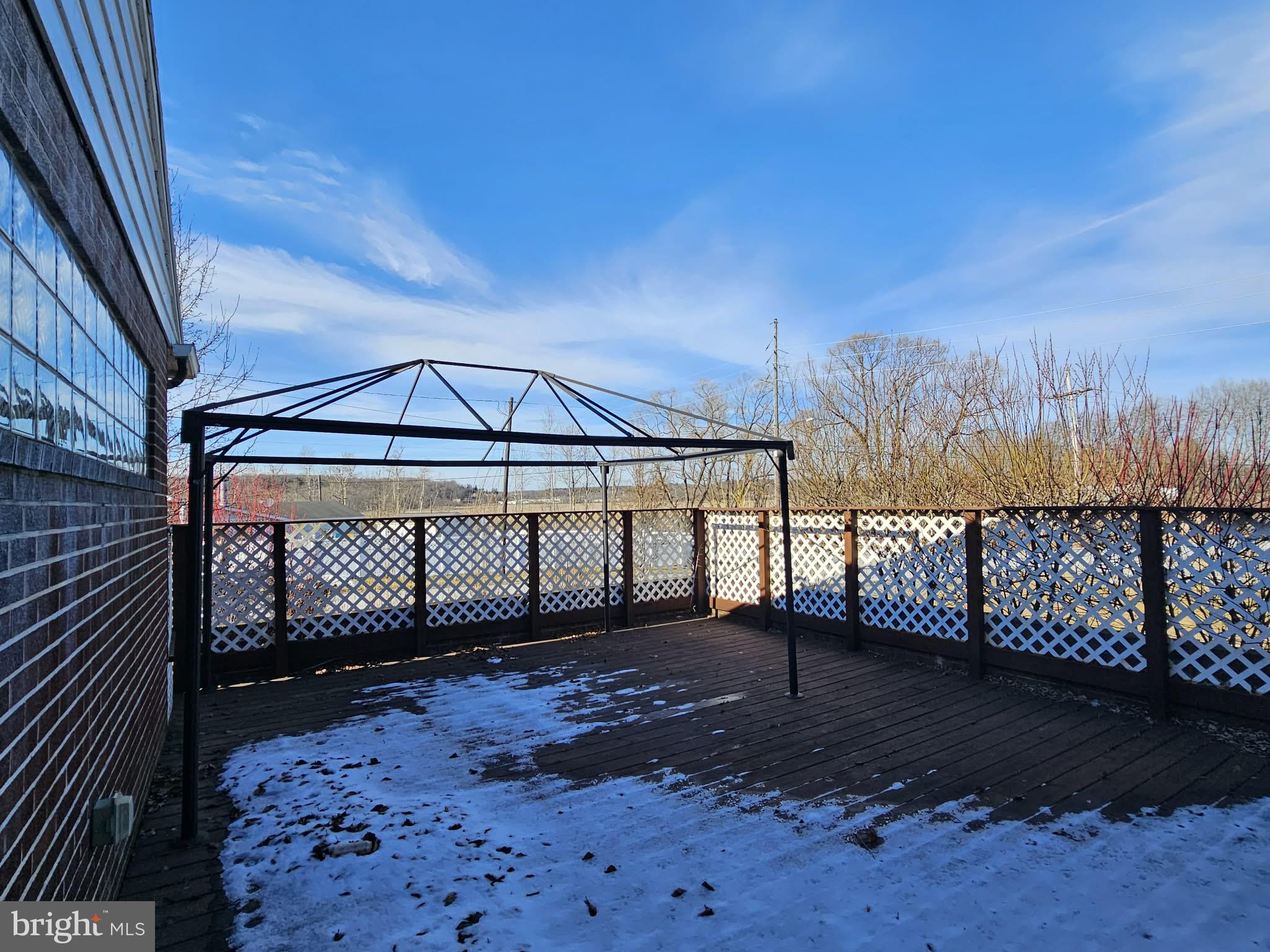 517 W PRESQUEISLE STREET