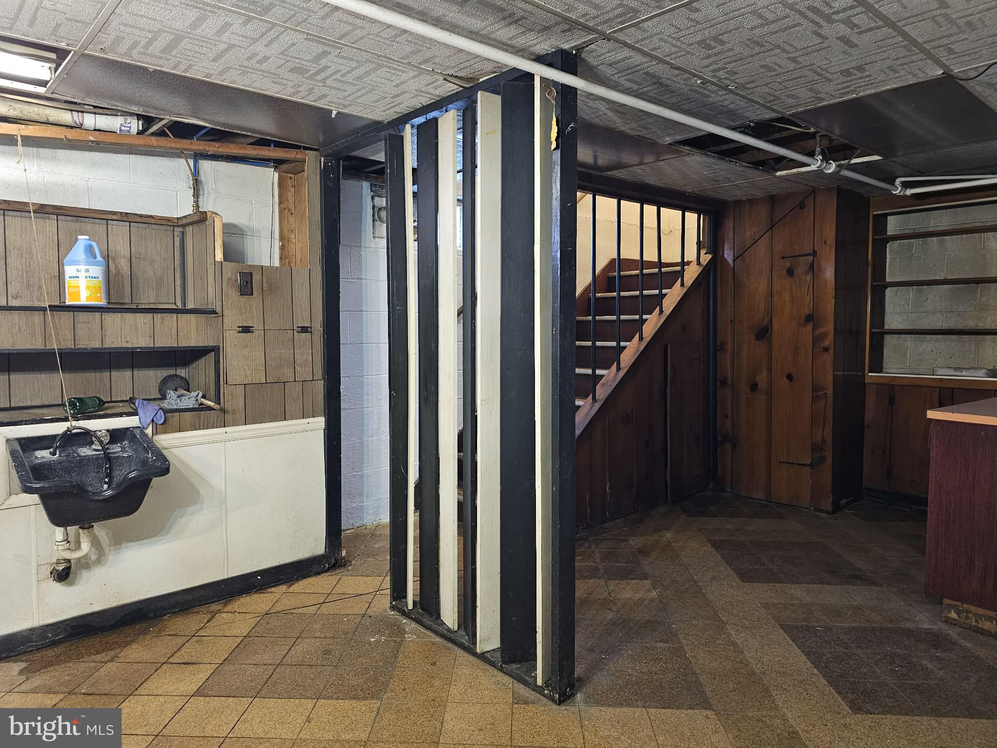 517 W PRESQUEISLE STREET