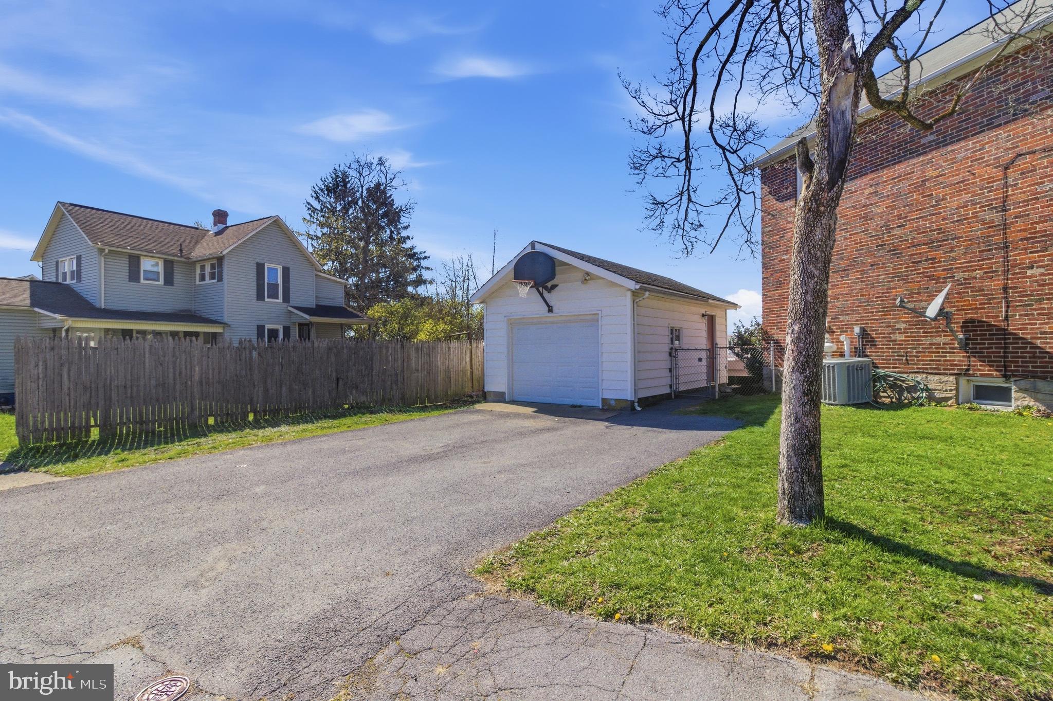 224 E WEBER AVENUE