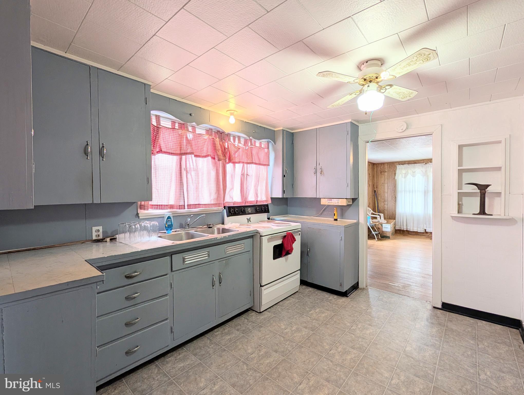 5555 GLEN HOPE BOULEVARD