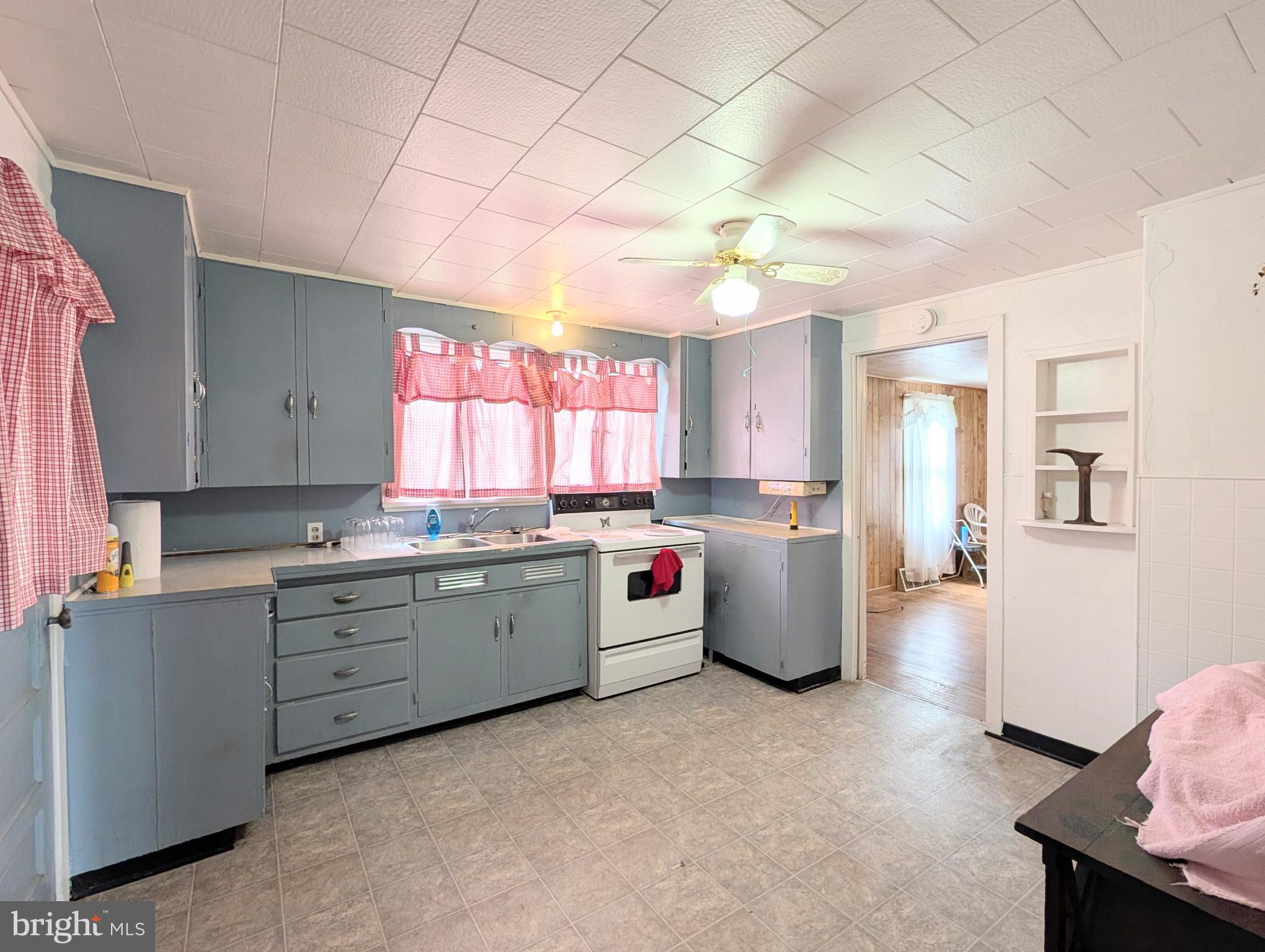 5555 GLEN HOPE BOULEVARD