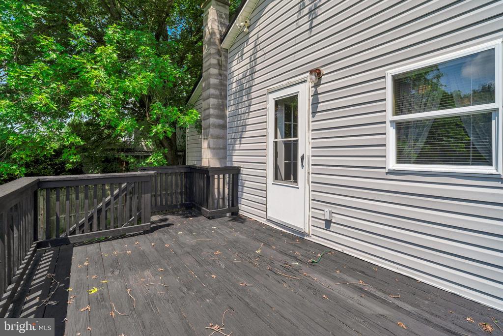 142 HILLCREST STREET