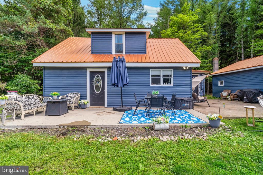 674 RED SCHOOLHOUSE ROAD