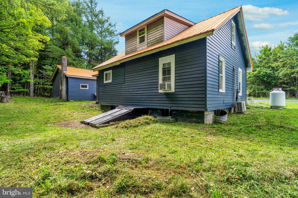 674 RED SCHOOLHOUSE ROAD