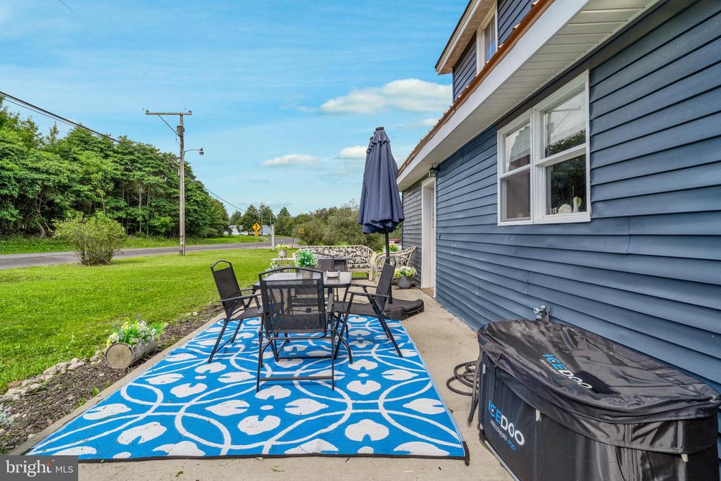 674 RED SCHOOLHOUSE ROAD