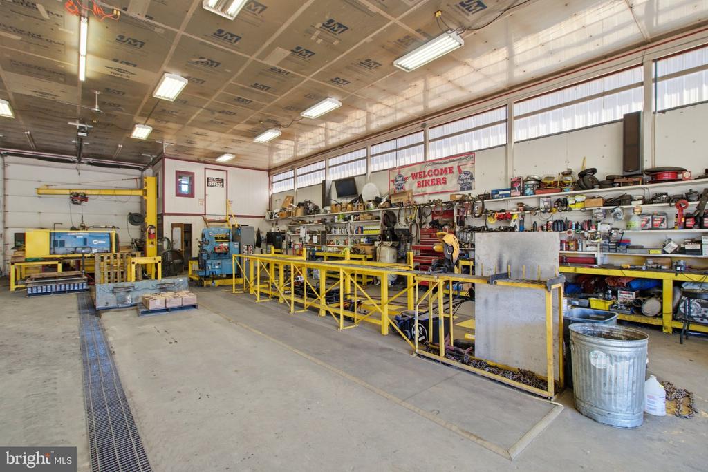 9050 CURWENSVILLE TYRONE HIGHWAY