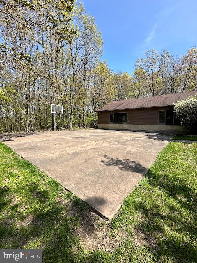 103 N RIDGEWOOD DRIVE