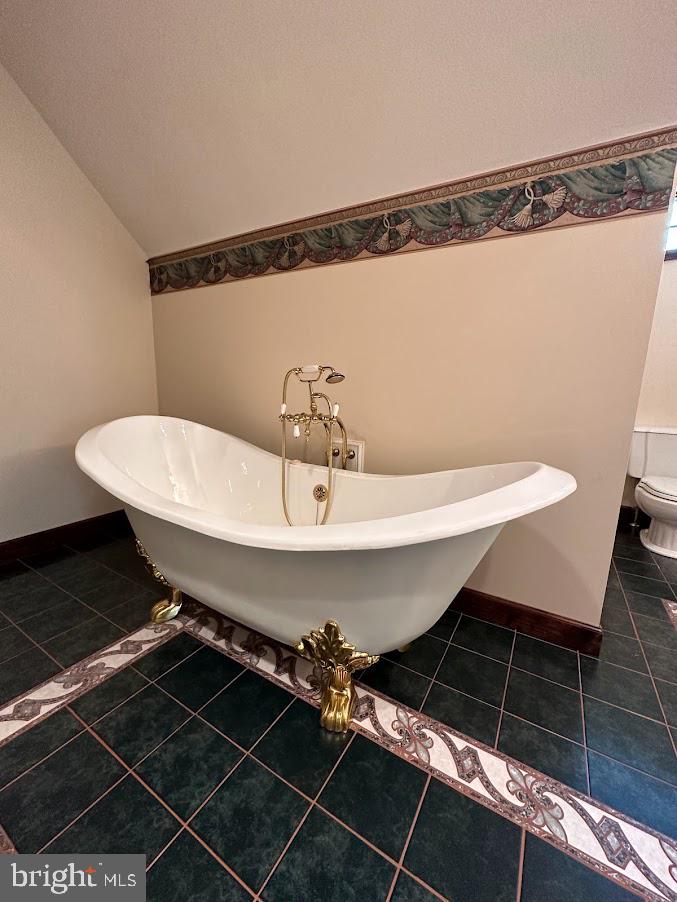 103 N RIDGEWOOD DRIVE
