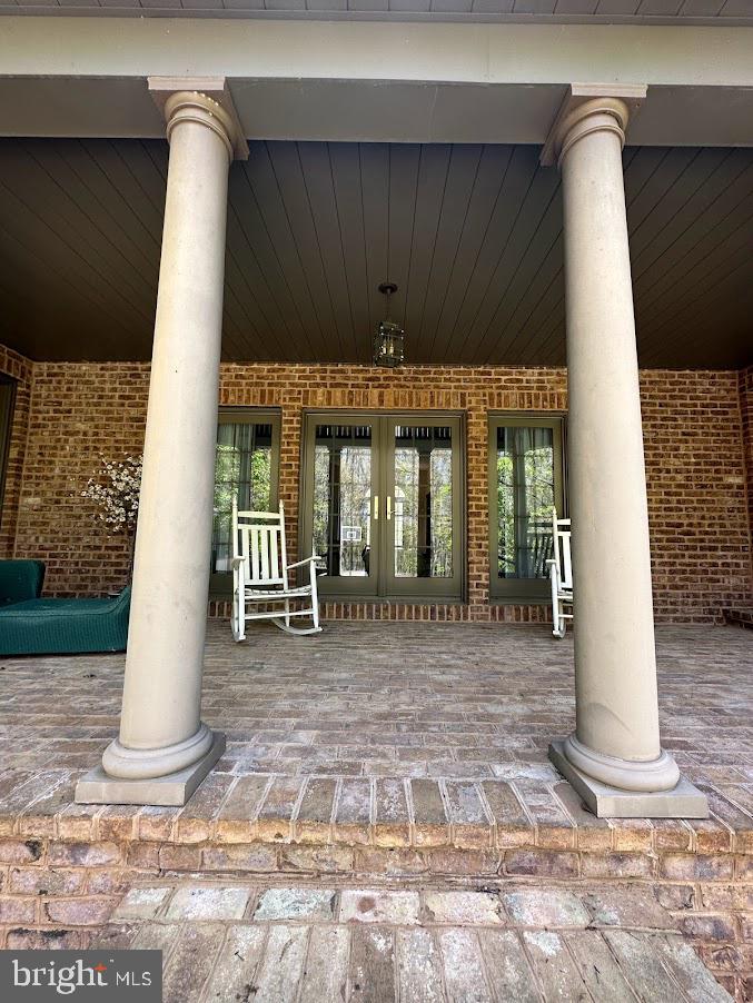 103 N RIDGEWOOD DRIVE