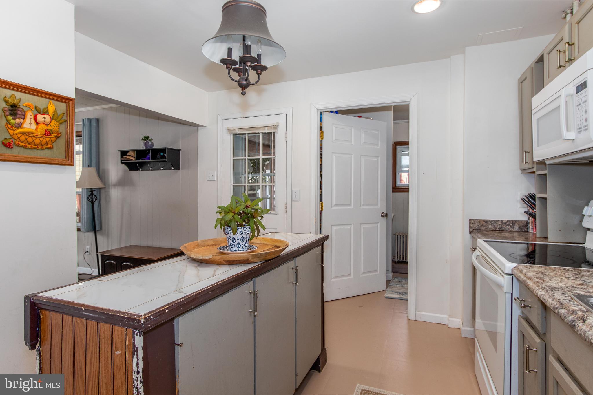 221 N 11th STREET