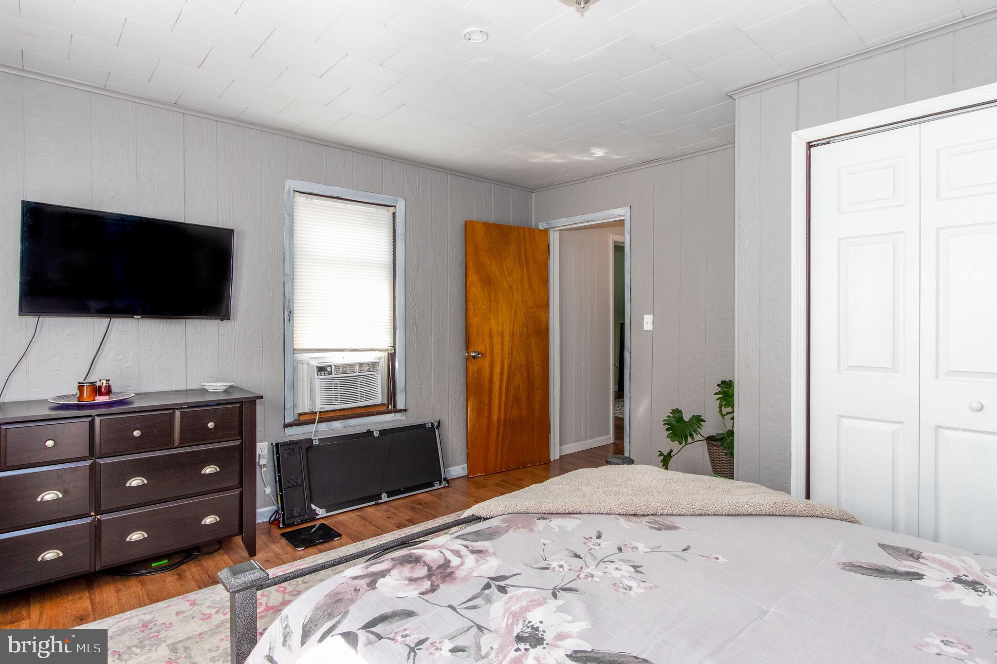 221 N 11th STREET