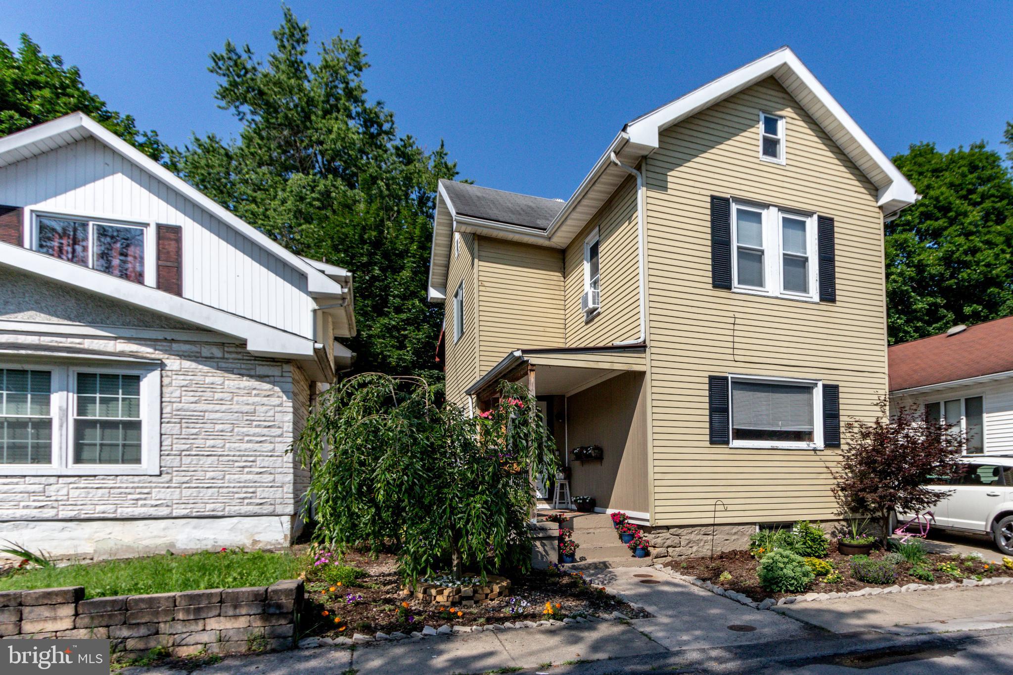 221 N 11th STREET