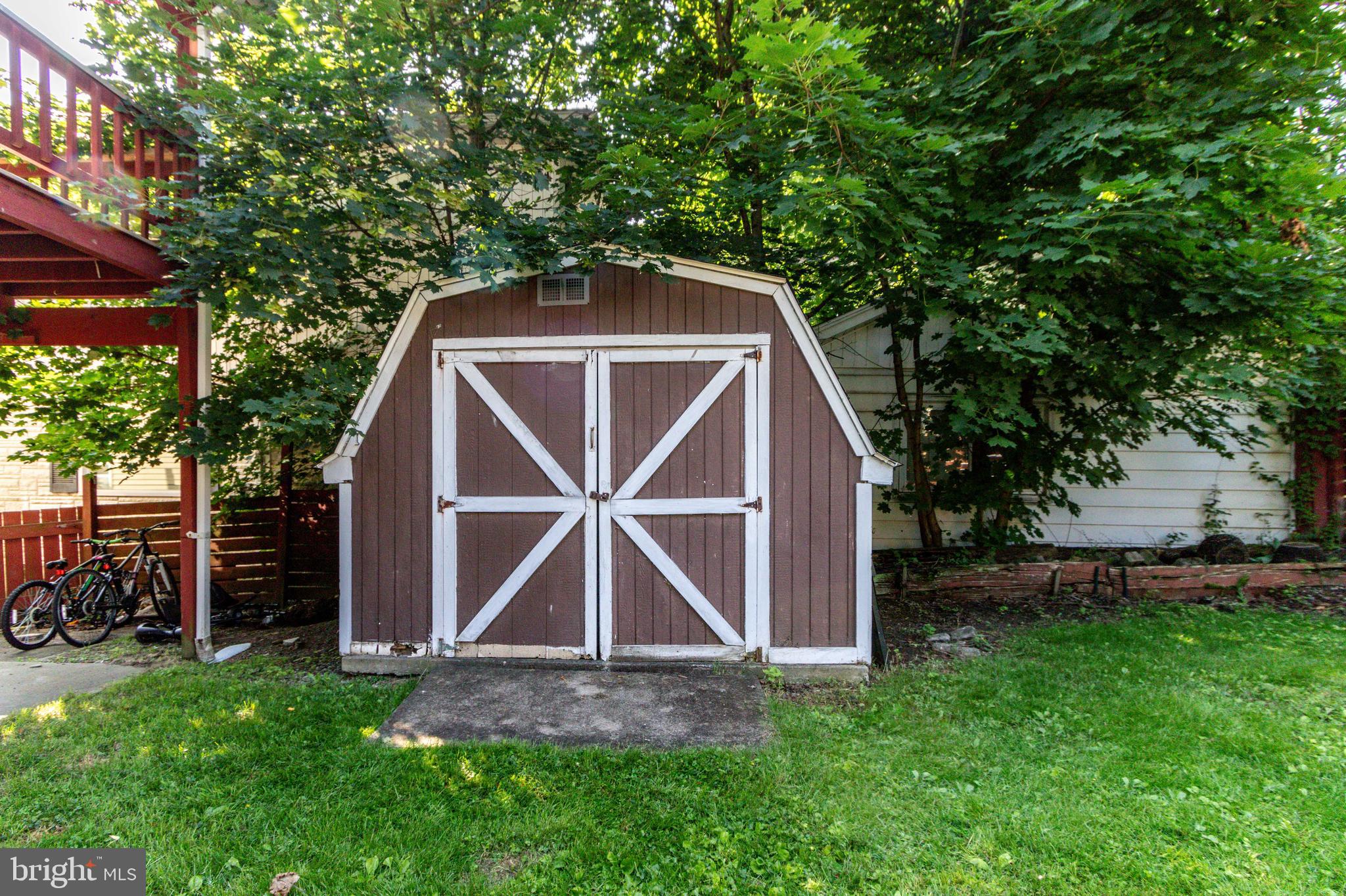 221 N 11th STREET