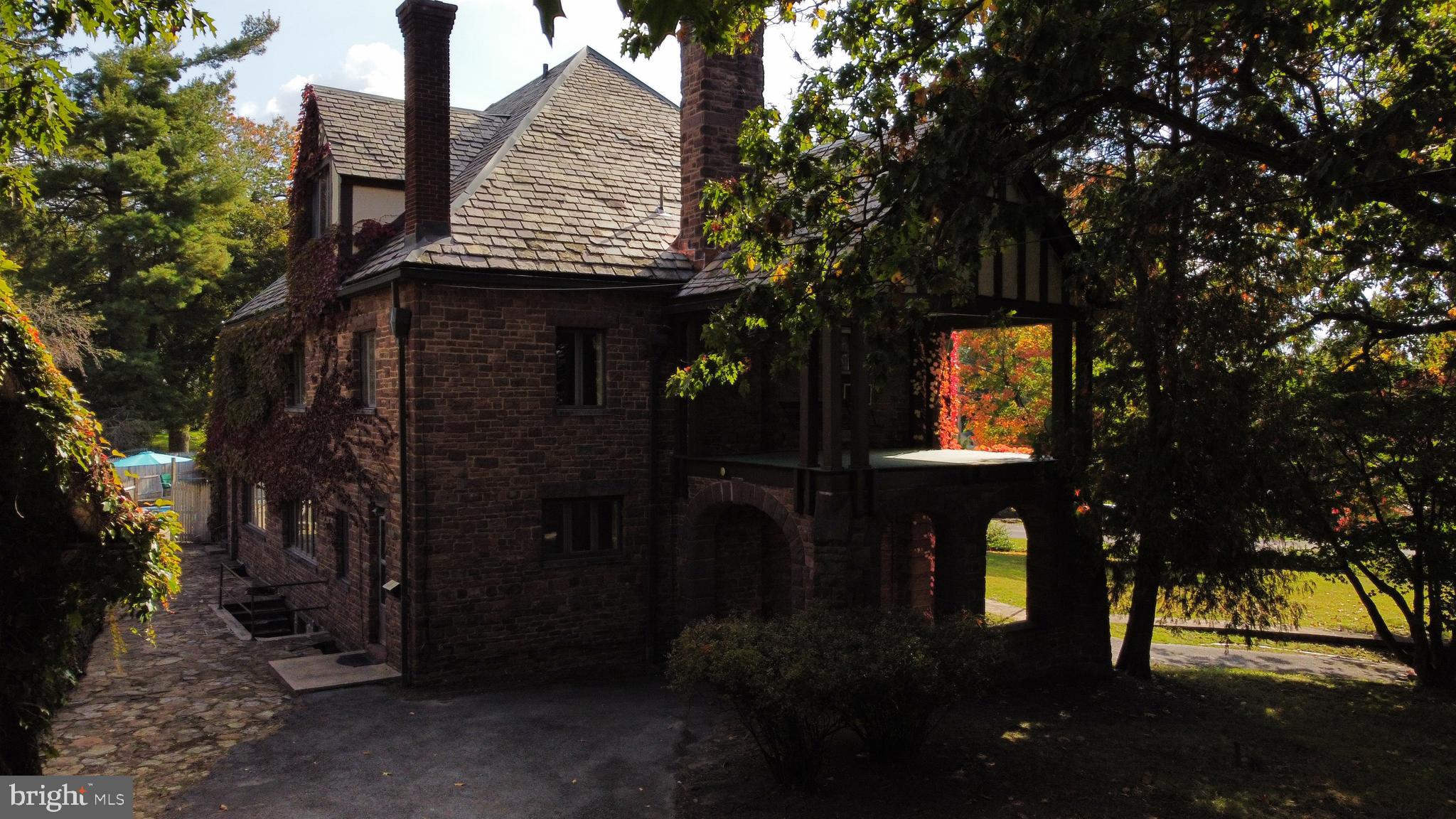 102 Windsor STREET