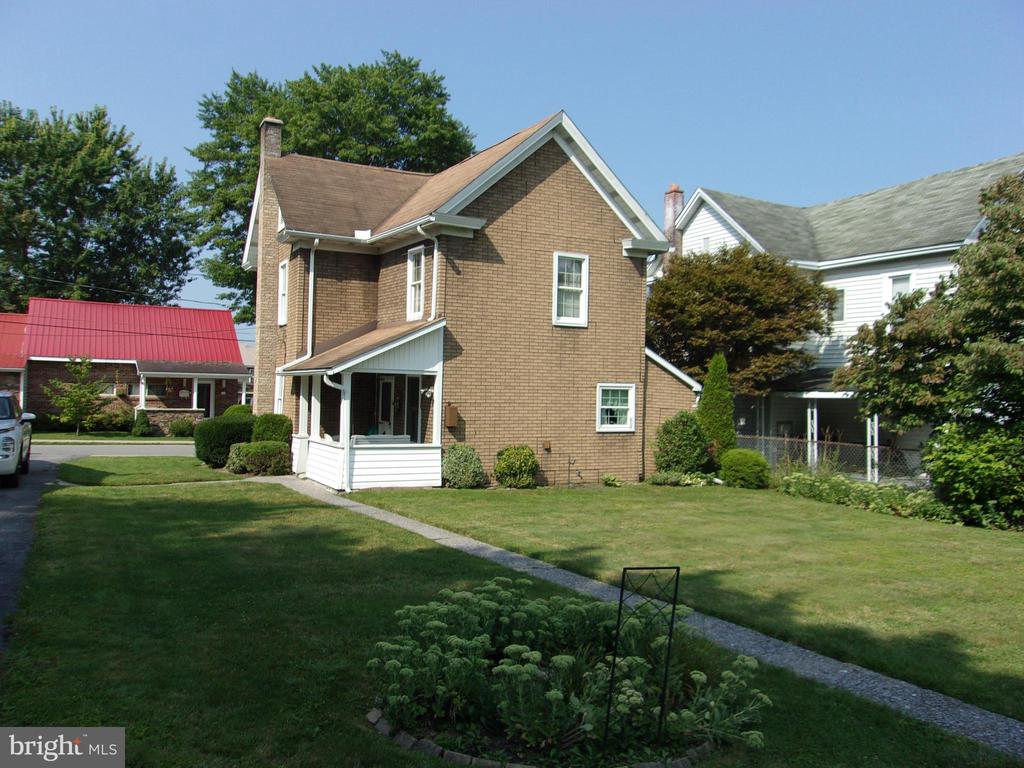 328 Tenth Street