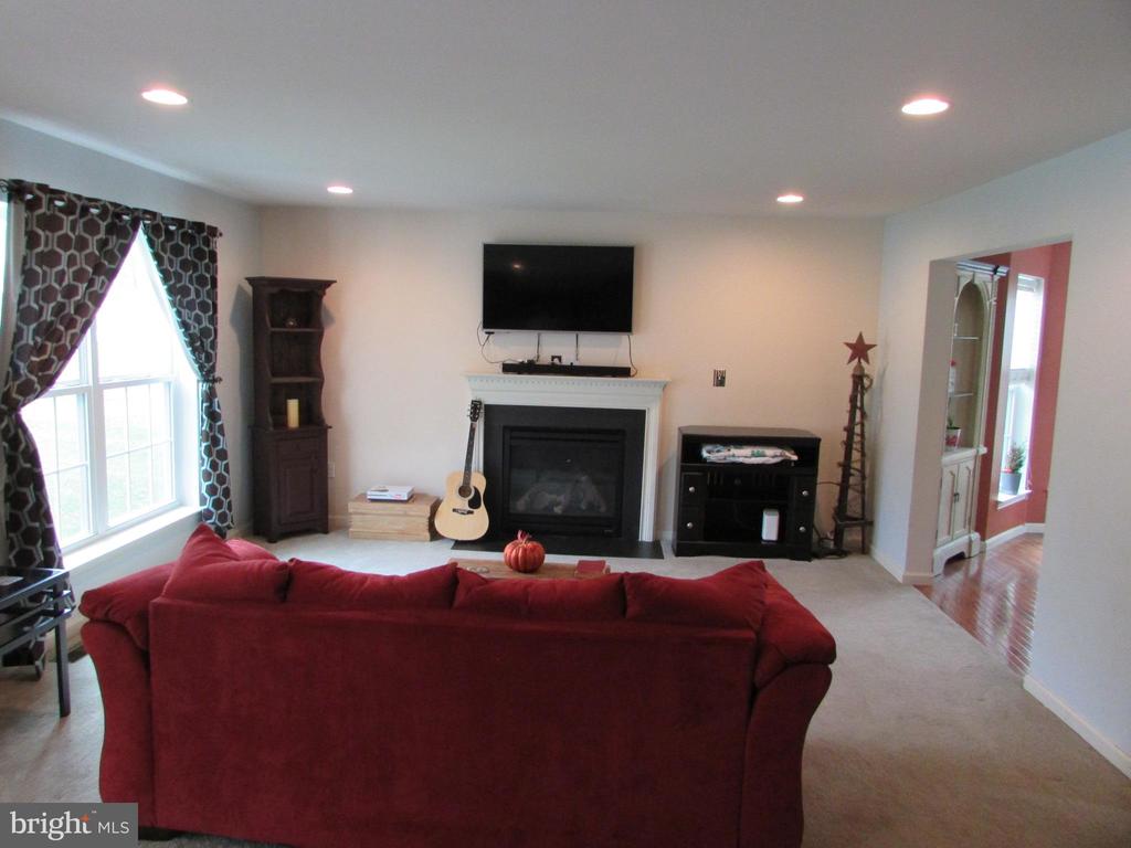 151 Farmington Ln