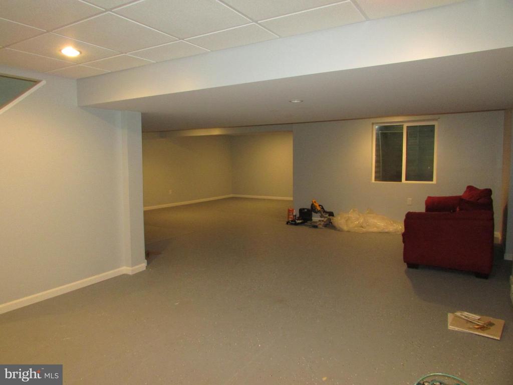 151 Farmington Ln