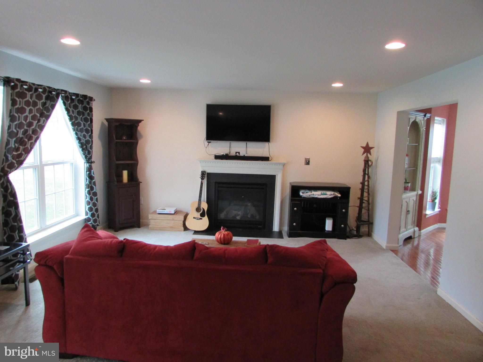 151 Farmington Ln