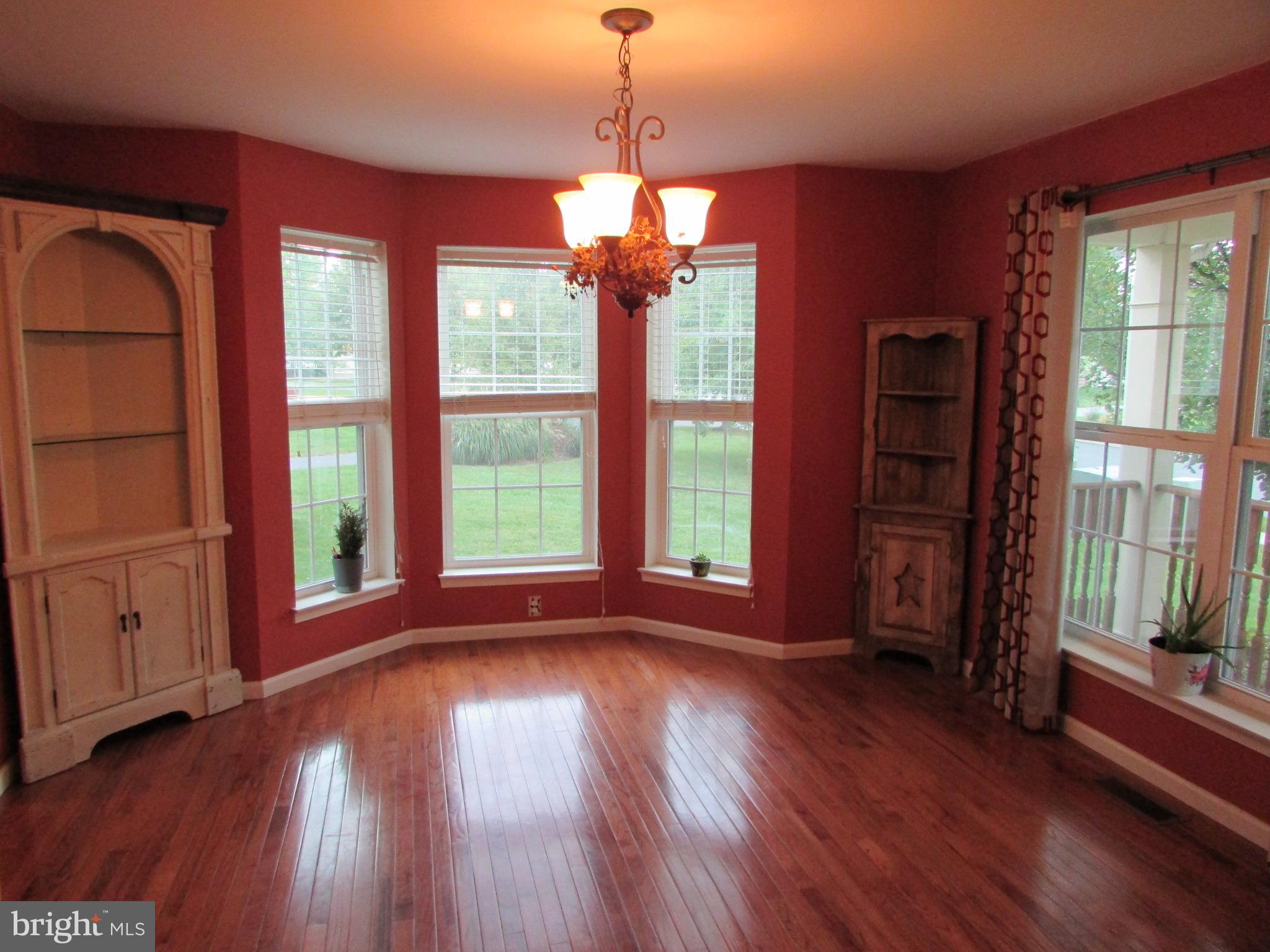 151 Farmington Ln