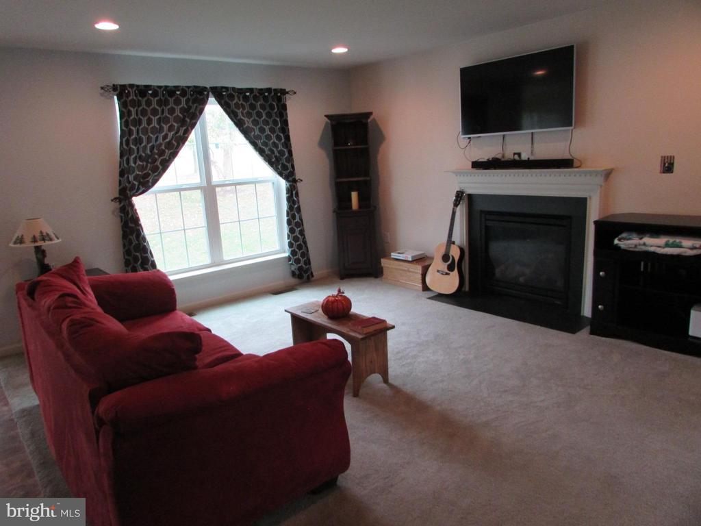 151 Farmington Ln
