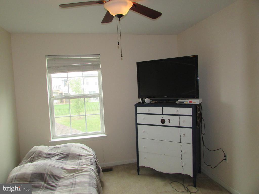 151 Farmington Ln