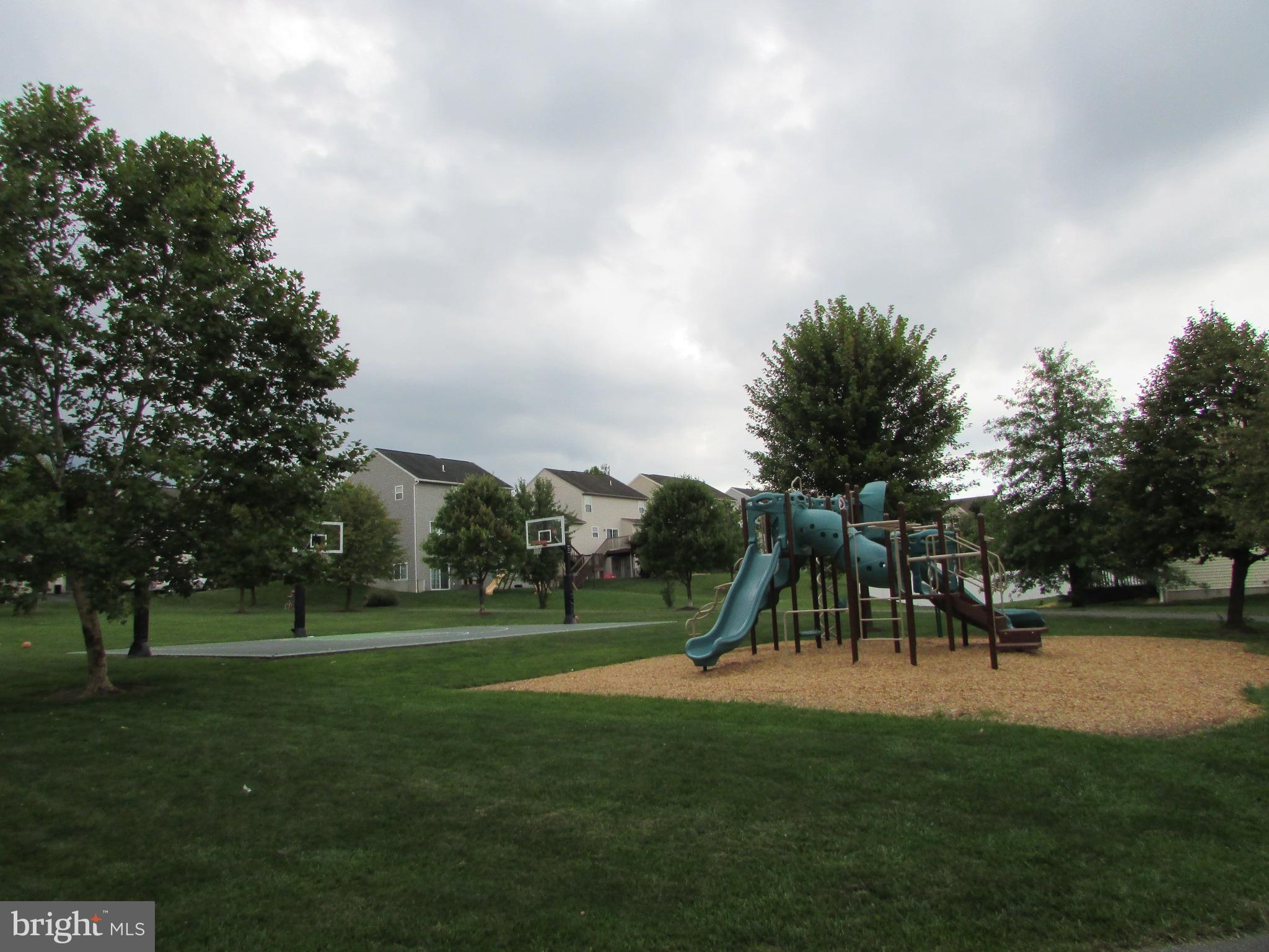 151 Farmington Ln