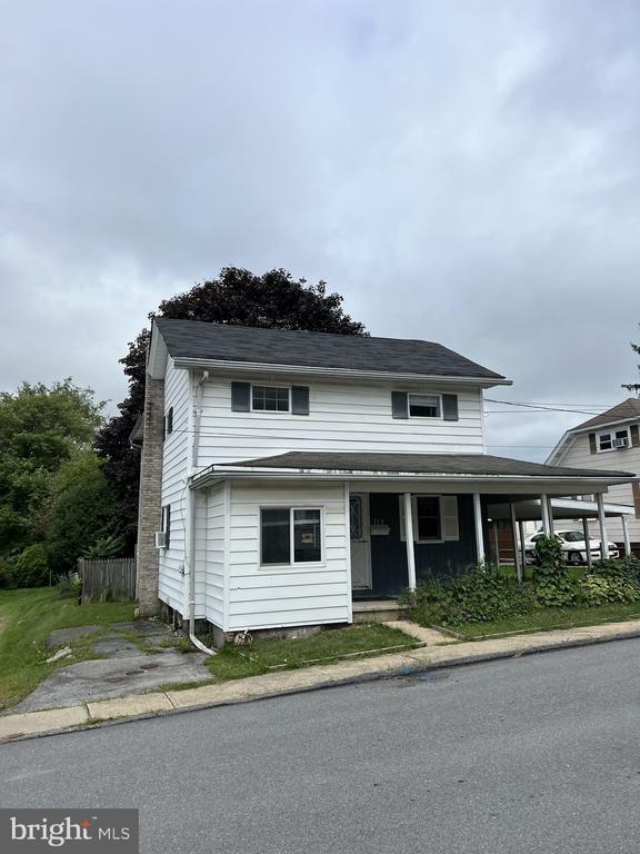713 E Locust St