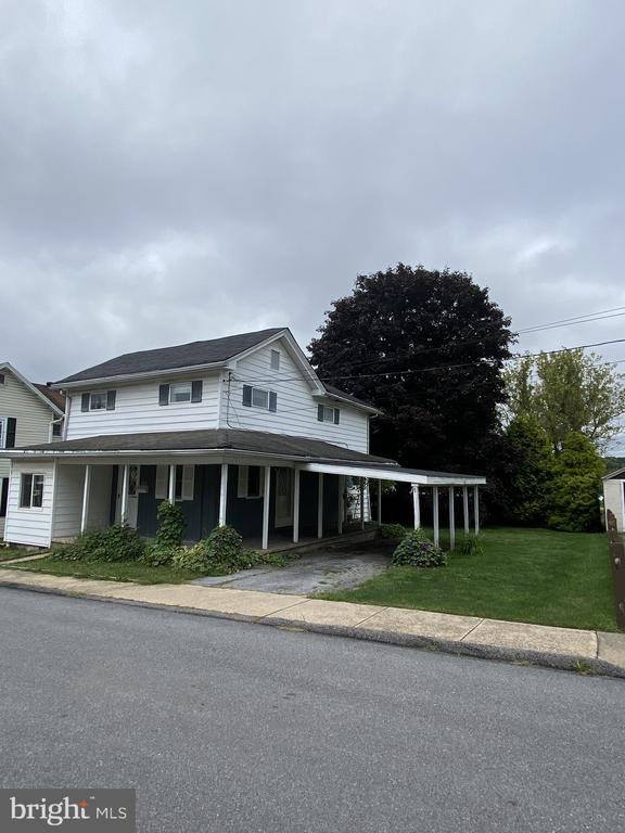 713 E Locust St