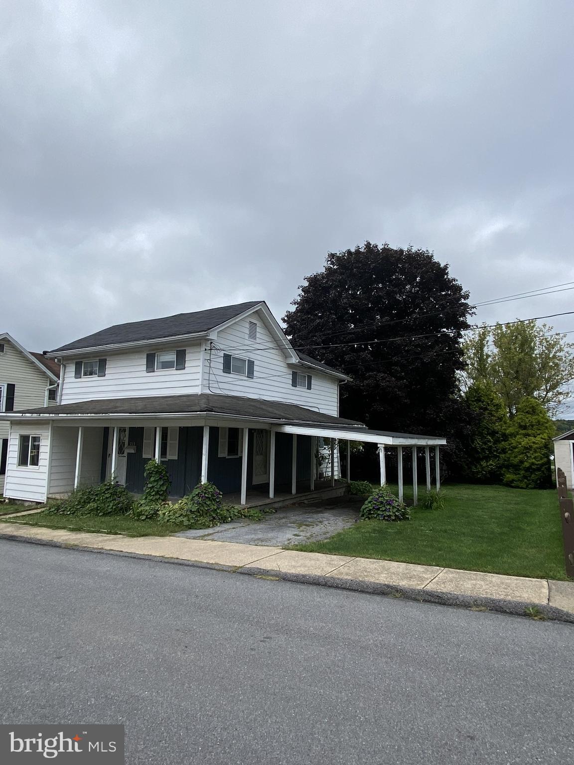713 E Locust St