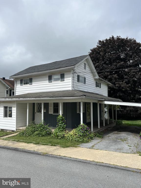 713 E Locust St