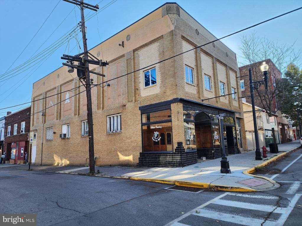 142 N Front St
