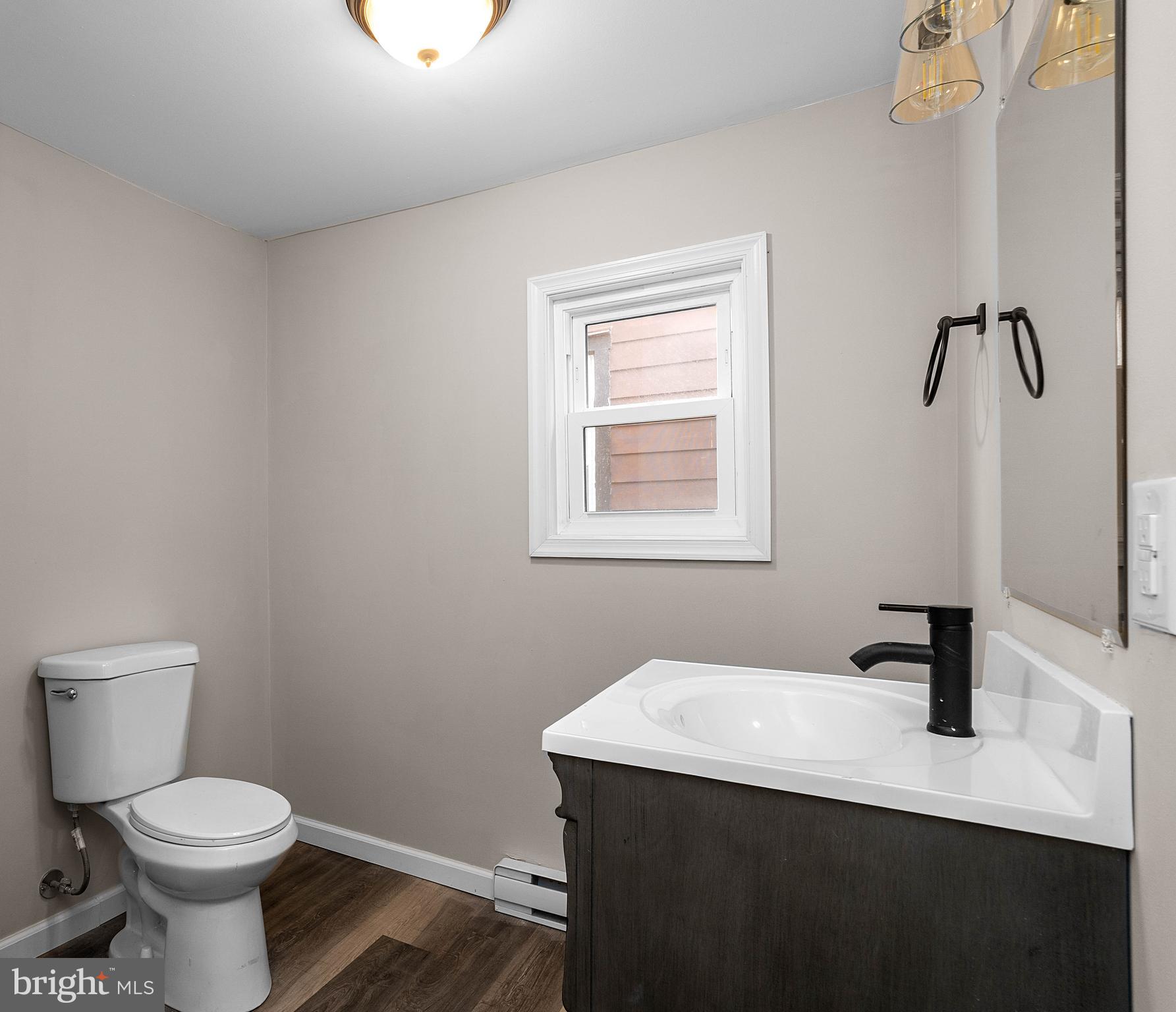 108 N Centre St