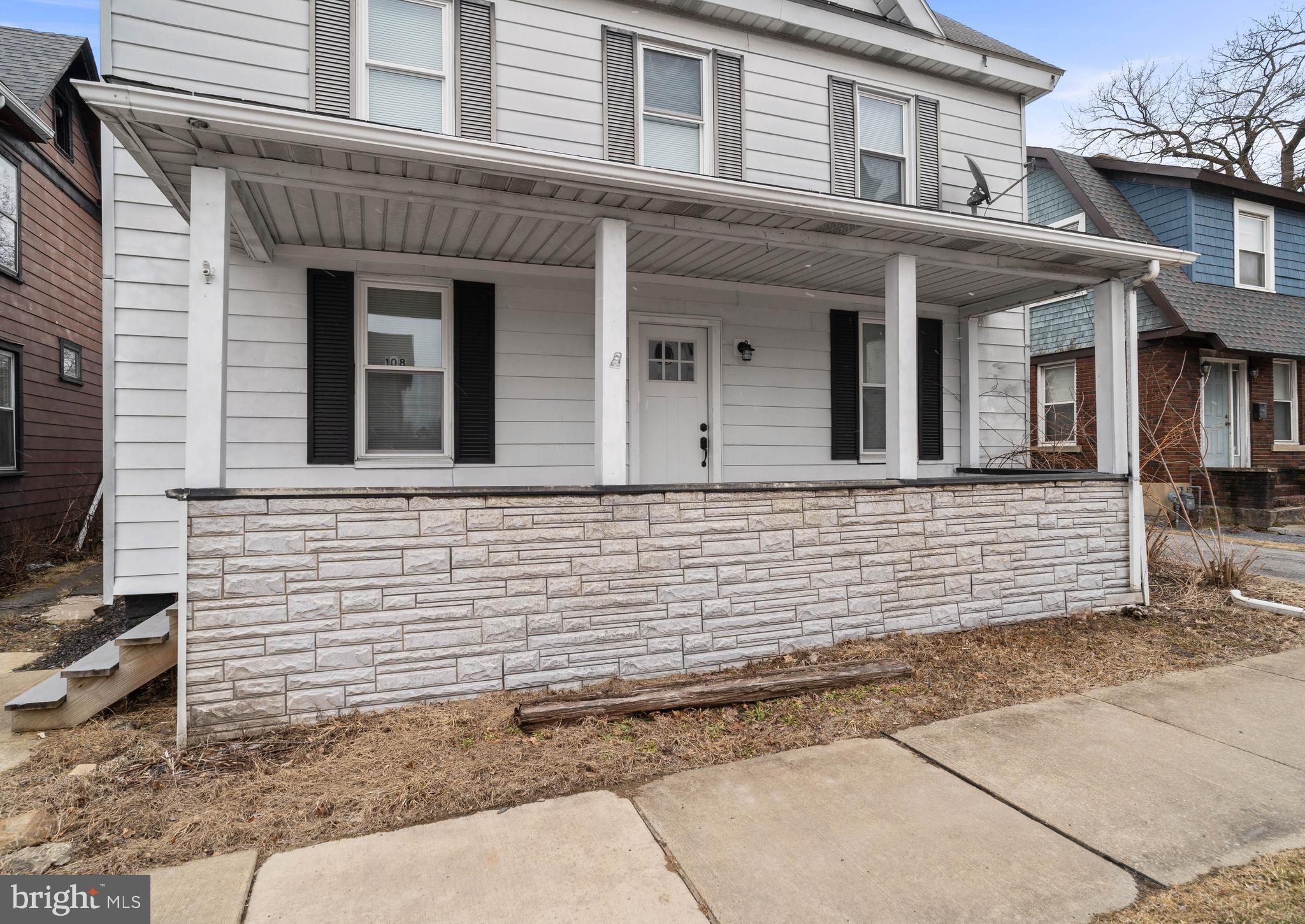108 N Centre St