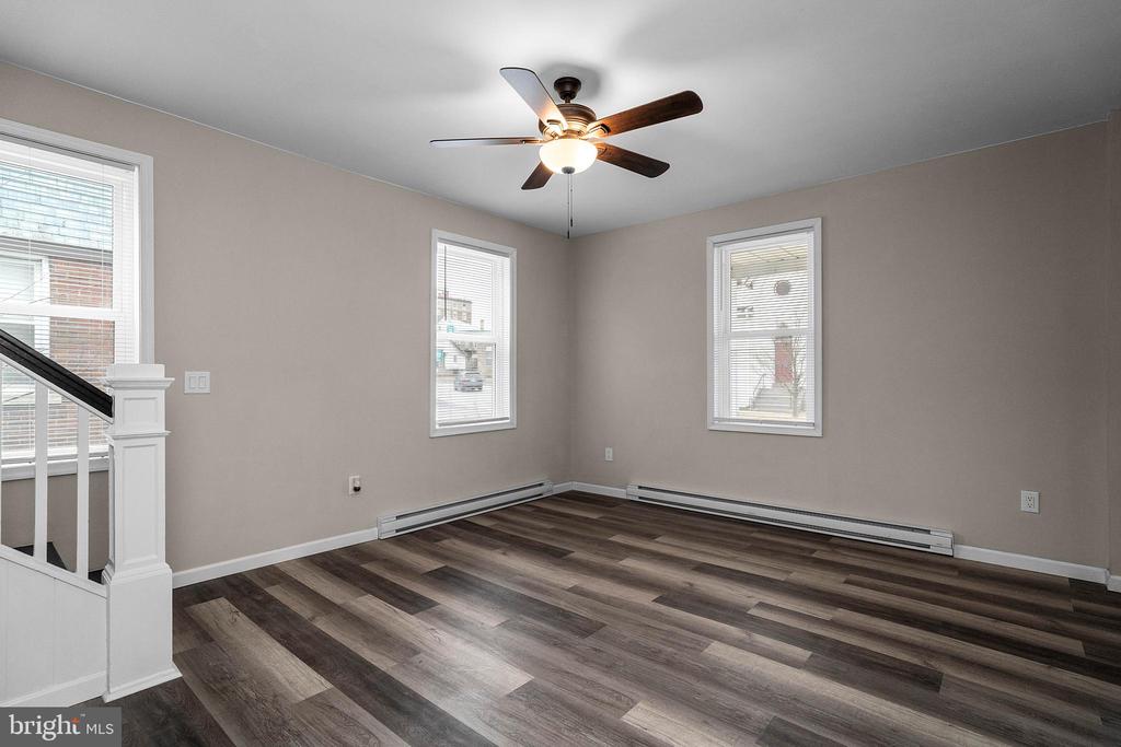 108 N Centre St