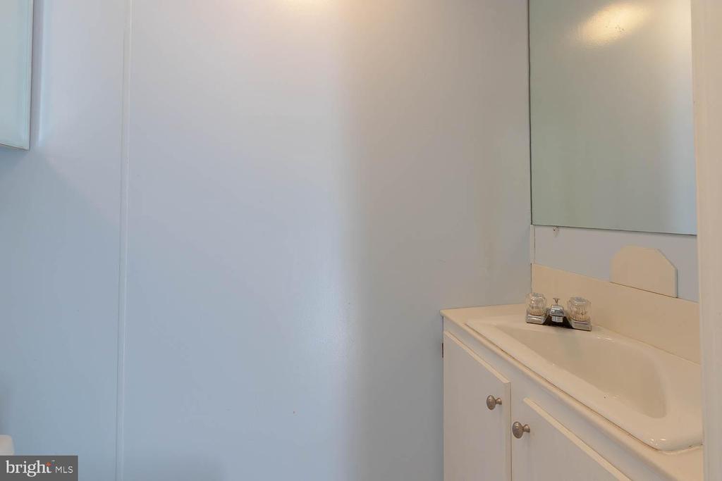 1109 TEABERRY LANE