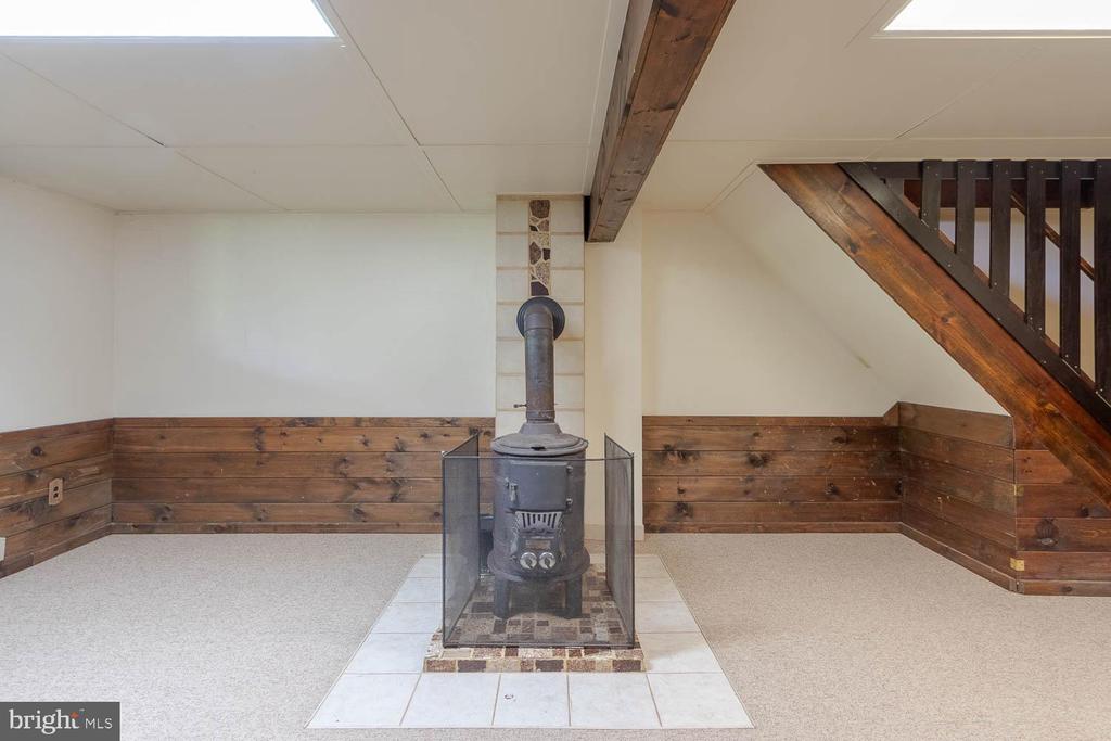 1109 TEABERRY LANE