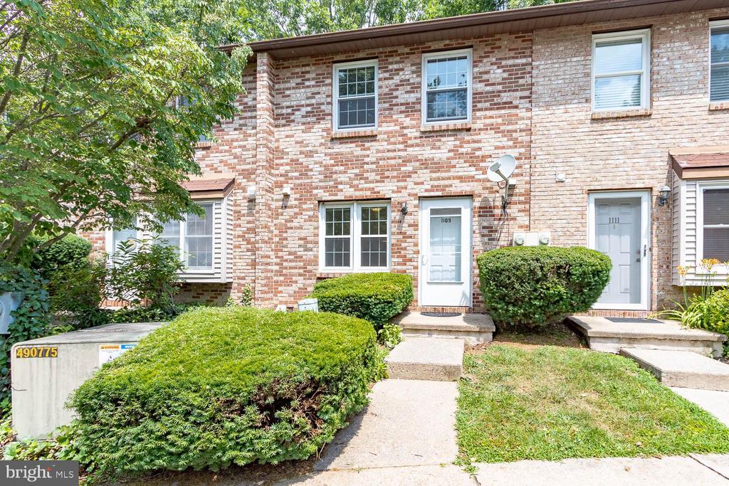 1109 TEABERRY LANE