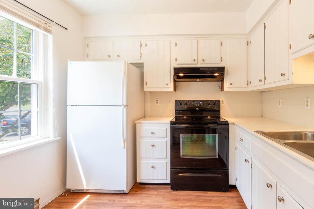 1109 TEABERRY LANE