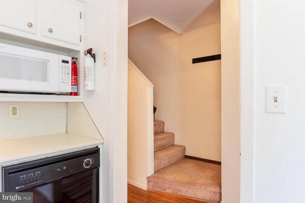 1109 TEABERRY LANE