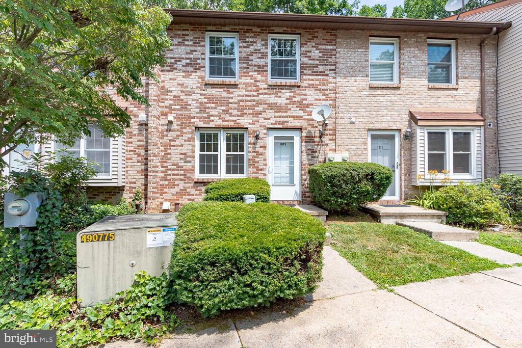1109 TEABERRY LANE