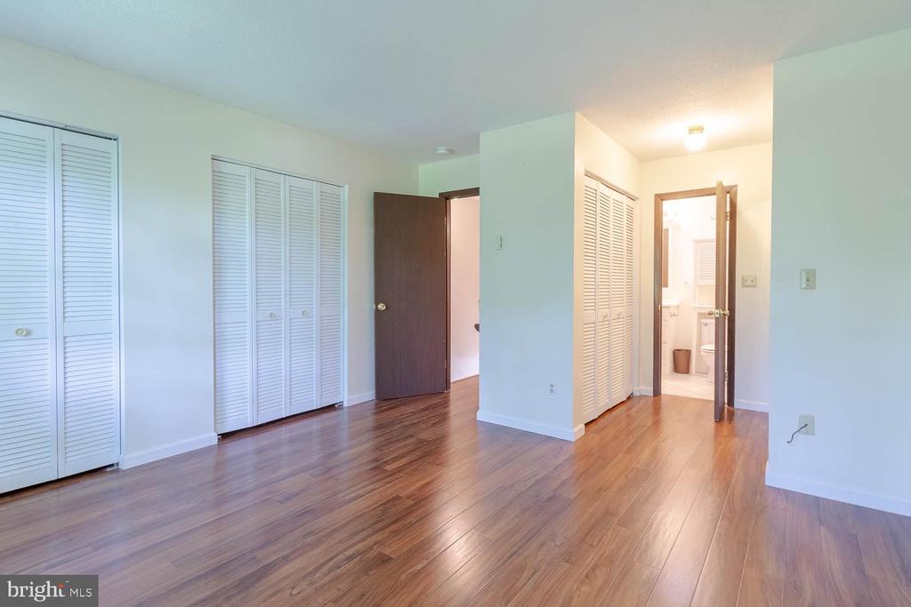 1109 TEABERRY LANE