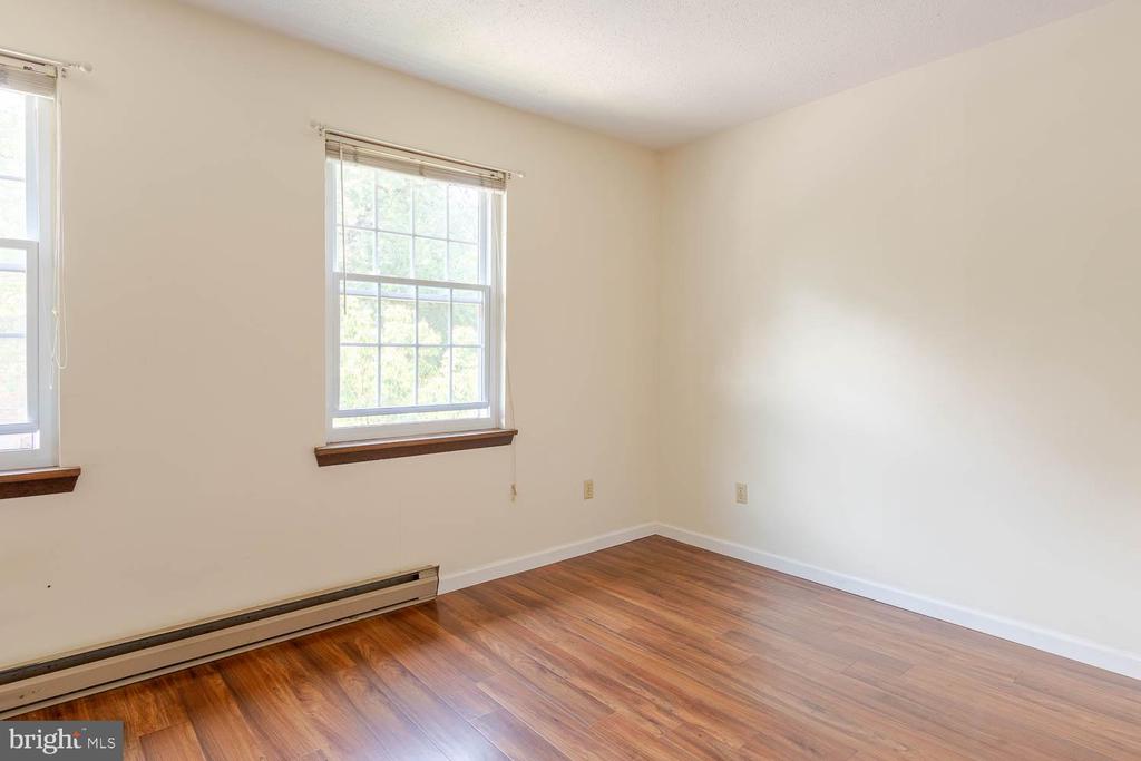 1109 TEABERRY LANE