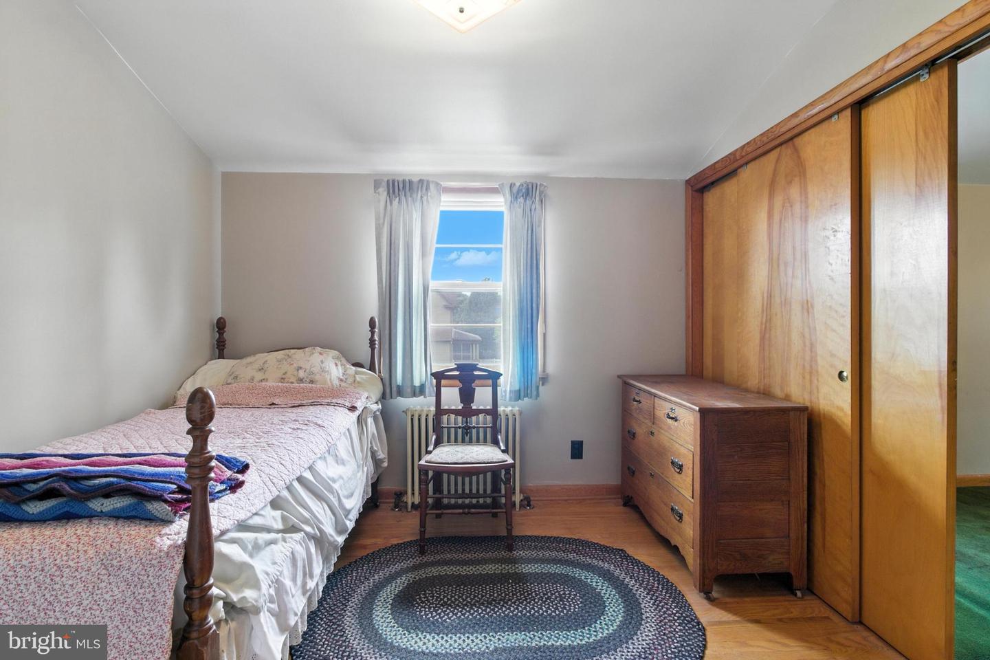 415 S 4th St
