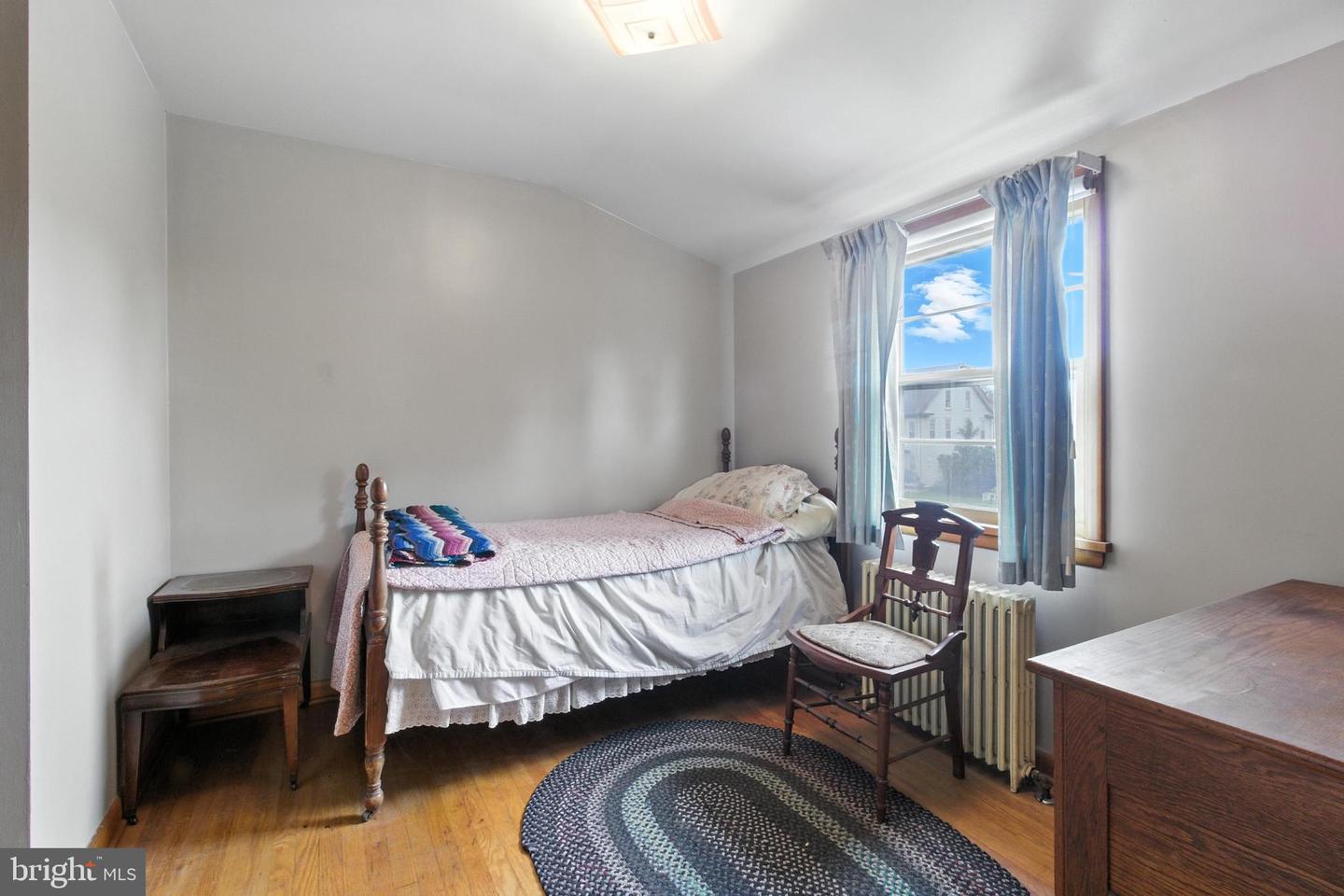 415 S 4th St