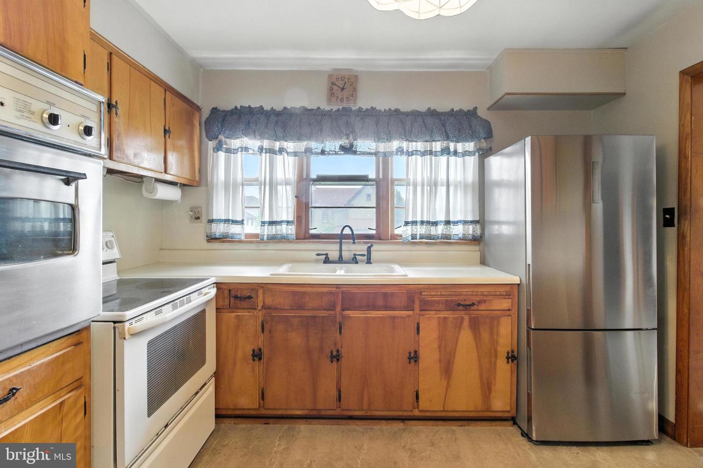 415 S 4th St